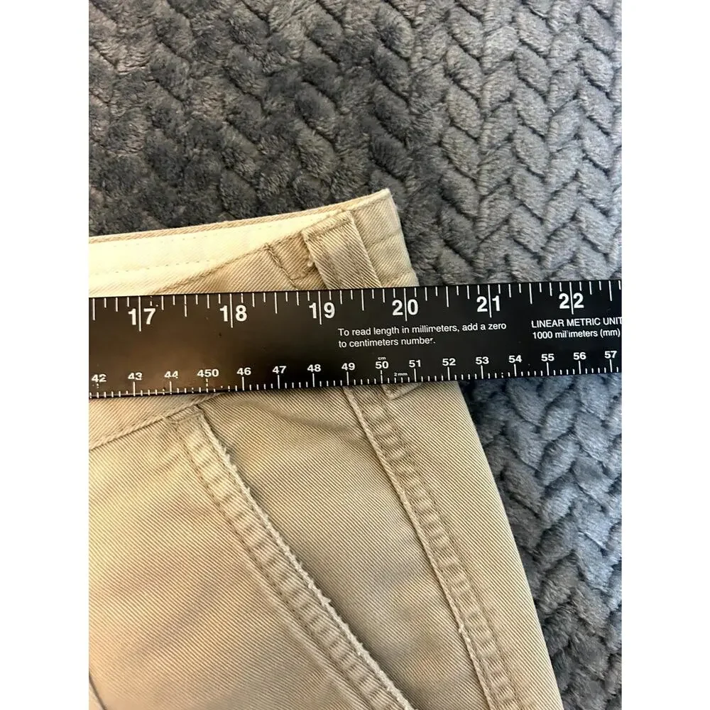 Eddie Bauer Khakis Shorts Mens 38 Beige Pleated Relaxed Fit Slash Pockets Preppy